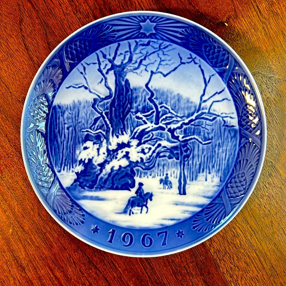 Royal Copenhagen 1967 “The Royal Oak” Christmas Plate